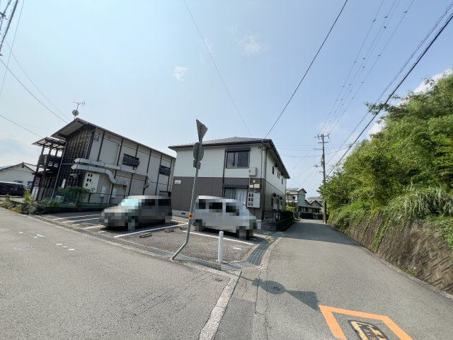 シャーメゾン神田の駐車場