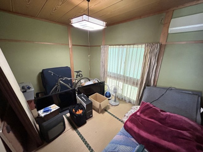 【和室】 | 和の余白で贅沢に暮らす家　熊本県菊池郡菊陽町 | 1階に個室が2部屋あり、ちょっとした物置きや客間としても重宝します♪