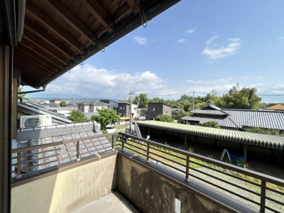 【展望】 | 和の余白で贅沢に暮らす家　熊本県菊池郡菊陽町 | 阿蘇の山々を見渡せる眺望。緑に囲まれた静かな住環境が魅力です