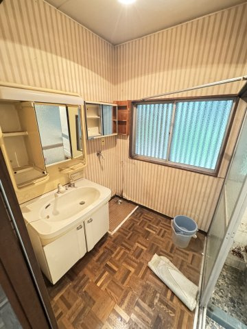 大神町4丁目貸家の独立洗面台