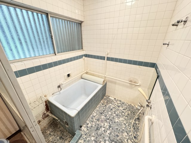 大神町4丁目貸家の浴室