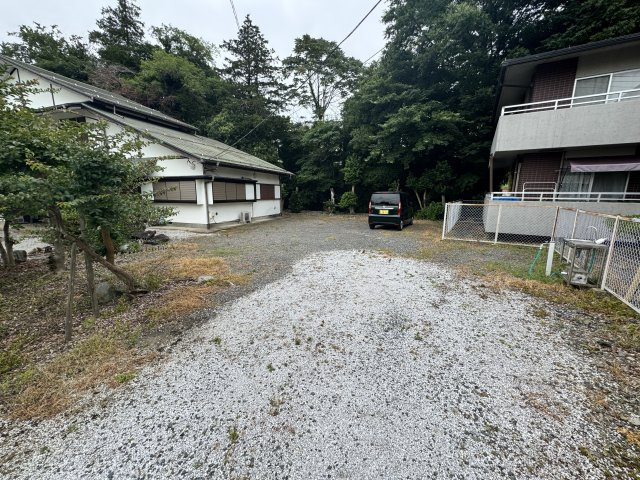 大神町4丁目貸家の駐車場