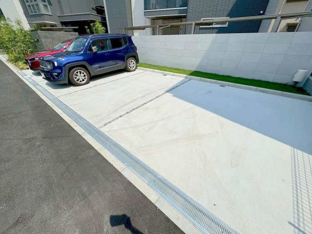 D-ROOM上新庄南口の駐車場