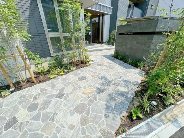 D-ROOM上新庄南口のエントランス