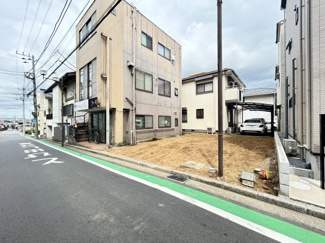 【外観】 | 季節感を演出する多彩な樹木と豊かな彩りが重なり、四季折々の変化を楽しめる心地よい場所となることでしょう。