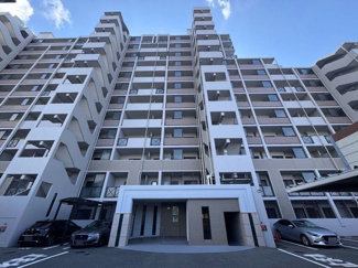 【外観】 | JRの駅まで徒歩17分。徒歩圏内にスーパーやコンビニが充実していてお買い物に便利な立地です