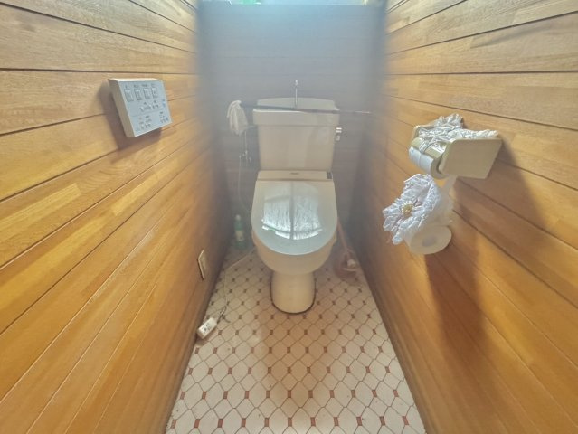 常総市豊岡町中古戸建のトイレ