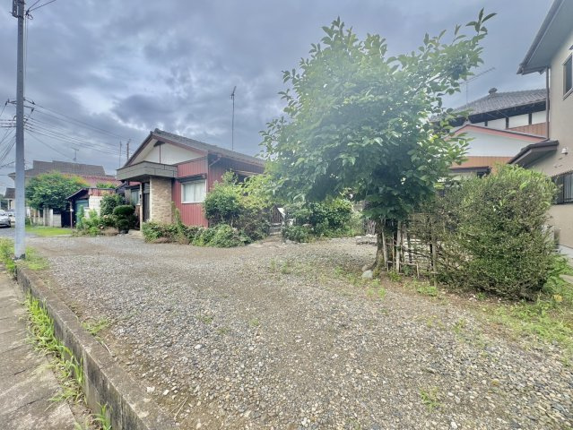 常総市豊岡町中古戸建の駐車場