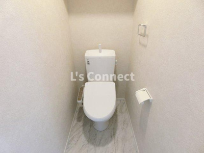 【トイレ】 | フォルーナⅤ | 温水洗浄便座付きのトイレ。