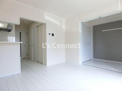 【居間・リビング】 | フォルーナⅤ | ９．１帖のＬＤＫ。