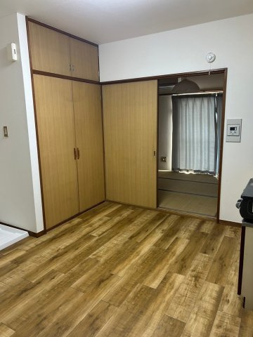 森川ビルの居間・リビング