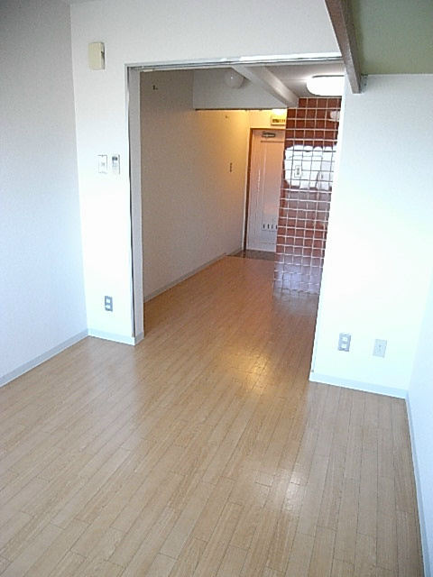 サンハイツ白鳩Ⅰの居間・リビング