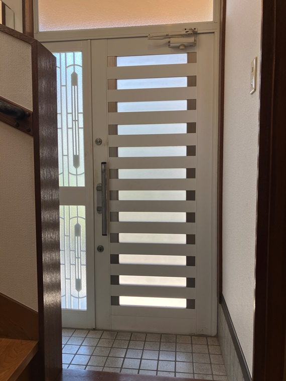 大牧戸建の玄関