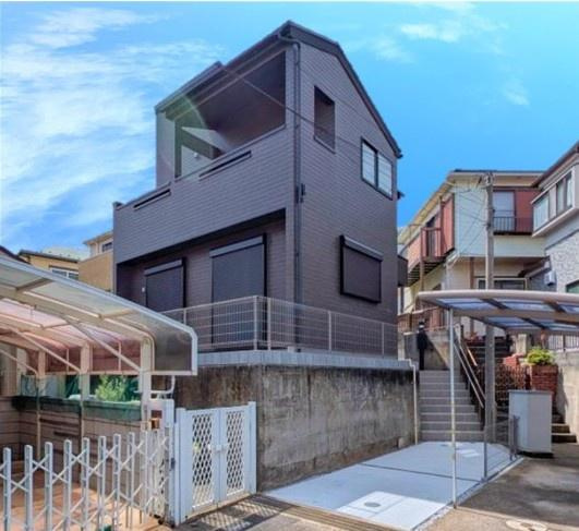 横浜市港南区笹下５丁目の新築一戸建の外観|いつでもご案内可能です！
お車でご自宅まで送迎承ります。