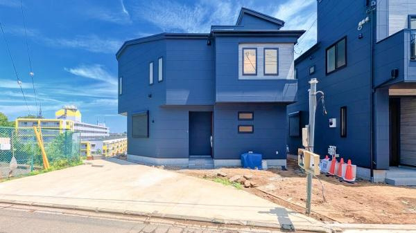 横浜市神奈川区西寺尾３丁目の新築一戸建の外観|いつでもご案内可能です！
お車でご自宅まで送迎承ります。