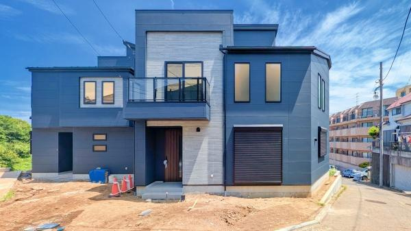 横浜市神奈川区西寺尾３丁目の新築一戸建の外観|いつでもご案内可能です！
お車でご自宅まで送迎承ります。