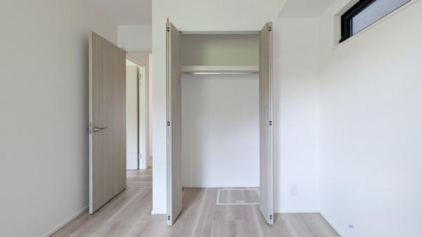 横浜市神奈川区西寺尾３丁目の新築一戸建の収納|クローゼットもあるので収納にも困りません！
荷物が多い方にも安心です。