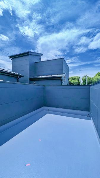 横浜市神奈川区西寺尾３丁目の新築一戸建のバルコニー|広さも十分のルーフバルコニー！！
陽当り・通風良好で洗濯物も良く乾きます。
風が心地よいです！