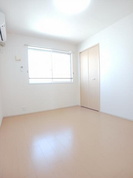 メディオ　レシタール　Ａの洋室