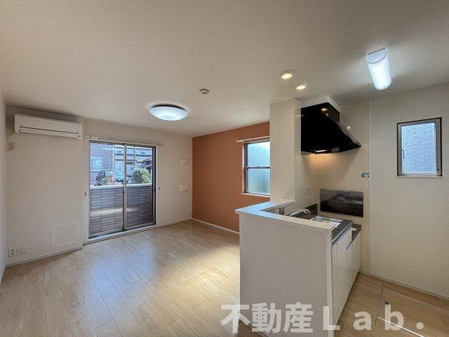 ユニバースハウスⅡの居間・リビング