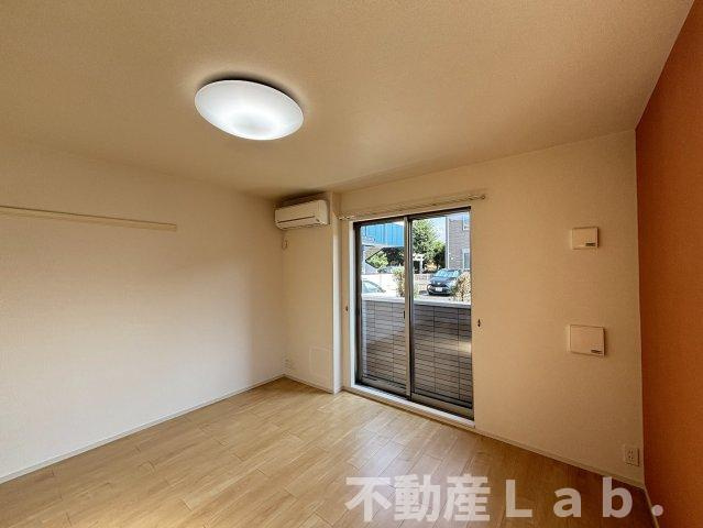 ユニバースハウスⅡの居間・リビング