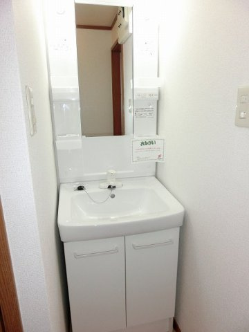 クレストール諏訪前の洗面所