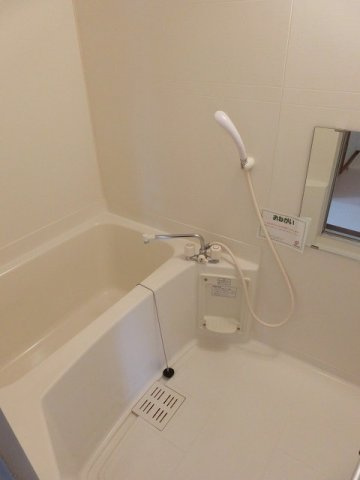 クレストール諏訪前の浴室