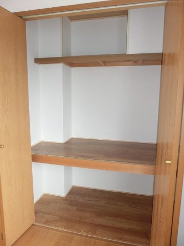 クレストール諏訪前の収納