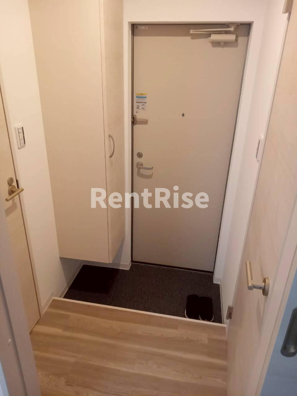 ジーメゾン妙興寺ルクシアの玄関