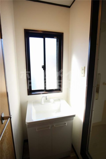 【洗面所】 | ボンジュール磯路 | 使いやすい洗面所です