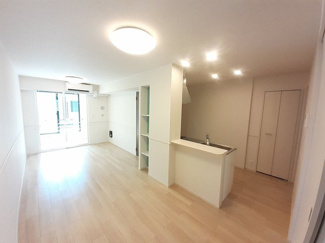 【居間・リビング】 | メゾン・ド・リヴィエール　Ⅲ | ゆったりとした居間です