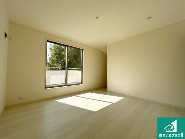 堺市南区槇塚台　第6期　新築一戸建ての洋室|シンプルな洋室は、自分好みのインテリアが楽しめます♪ご家族とインテリアや家具を選びに行くのは新築購入時の醍醐味の一つです。ぜひお楽しみください♪
