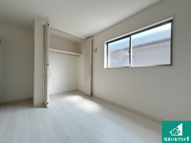 堺市南区槇塚台　第6期　新築一戸建ての洋室|シンプルな洋室は、自分好みのインテリアが楽しめます♪ご家族とインテリアや家具を選びに行くのは新築購入時の醍醐味の一つです。ぜひお楽しみください♪
