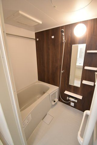 リアライズ長居公園通の浴室