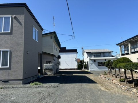 北見市南町１丁目６番５０号　新築戸建ての前面道路含む現地写真