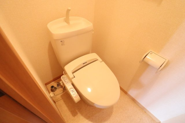 熊本市南区八分字町のアパートのトイレ