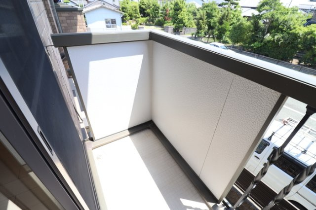 熊本市南区八分字町のアパートのバルコニー