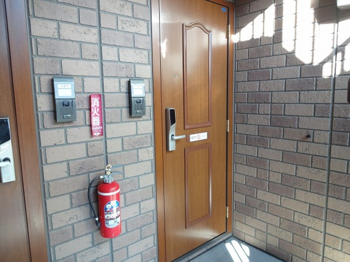 熊本市南区八分字町のアパートの玄関