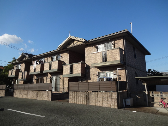 熊本市南区八分字町のアパートの外観