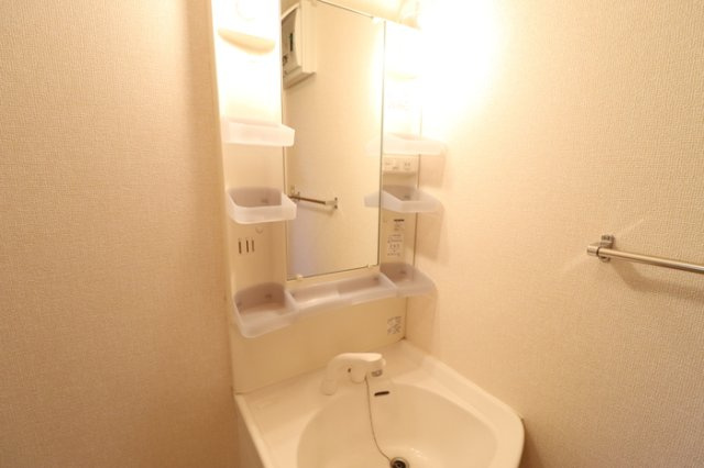 熊本市南区八分字町のアパートの洗面所