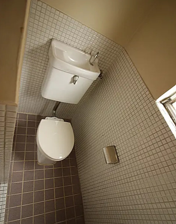 名古屋市北区清水3丁目　収益マンションのトイレ