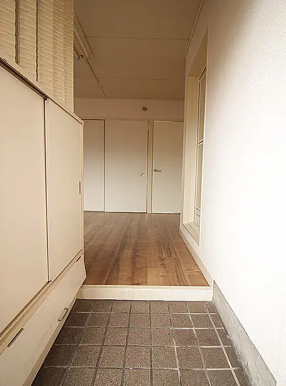 名古屋市北区清水3丁目　収益マンションの玄関