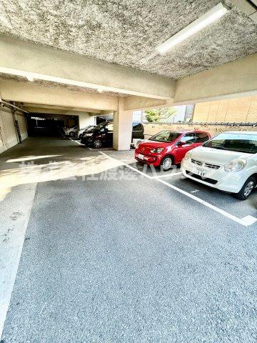 エタニ第2ビルの駐車場