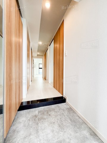 AZUR日吉町の玄関|シューズボックス付きの玄関☆