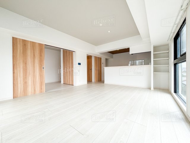 AZUR日吉町の居間・リビング|広いリビングです☆