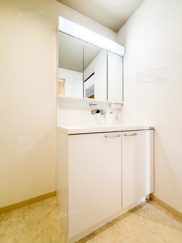 AZUR日吉町の洗面所|広い洗面スペースです★