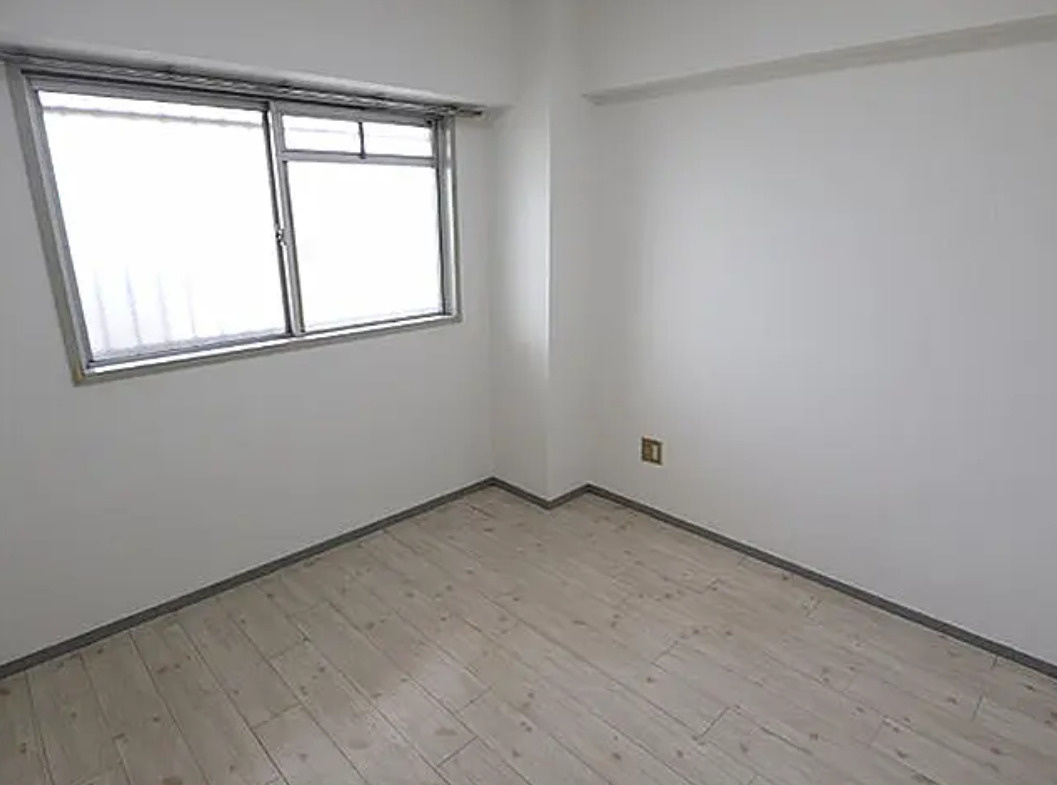 名古屋市西区山木2丁目　収益マンションの洋室