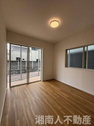 茅ケ崎市東海岸南4丁目　中古戸建の洋室|広々とした洋室です