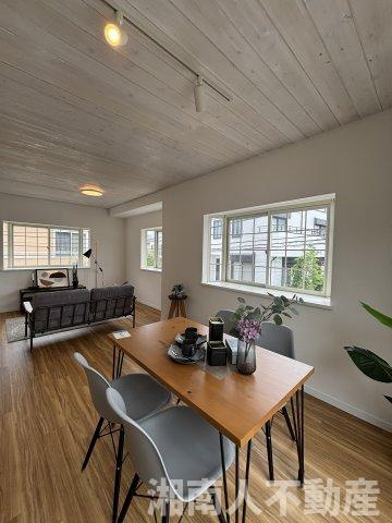 茅ケ崎市東海岸南4丁目　中古戸建の居間・リビング|使いやすいリビングです