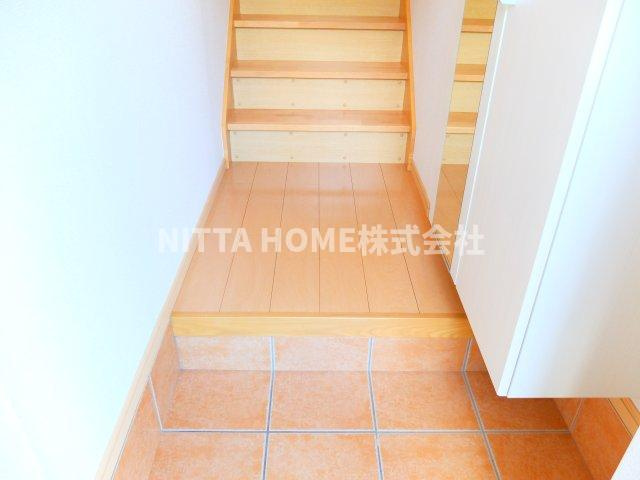 スウィートレジデンス１番館の玄関|綺麗な玄関ですよ☆